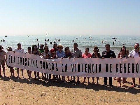 Cadena Humana Contra la Violencia de Género. Playa Central de Isla Cristina