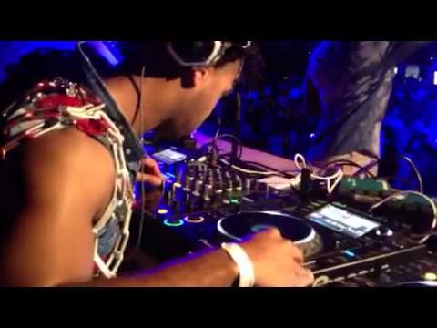 Shermanology live on Latin Lovers Stage Shermanology live on Latin Lovers Stage