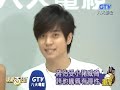 100908娱乐百分百-- 小豬踮腳吻蔣怡 打啵聲超級響亮(籃球火) - free flv video @ vwatch.tv