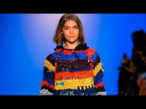 Models Backstage - http://www.mod-tv.com Go backstage at Isabel Marant Spring 2012 with some of the the world's top models including Anja Rubik, Arizona Muse, Isabeli Fontana, ...