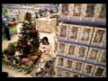 Con motivo de las fiestas Savaglio TBWA hizo este comercial para su cliente Carrefour, que recrea la cámara oculta con la que fue escrachado por Telenoche Investiga el empresario Angel Ramini por la venta ilegal de armas.Anunciante: Carrefour* Marca: Carrefour* Producto: Institucional Navidad* Agencia de Publicidad: Savaglio TBWA* Director General Creativo: Martín Mercado* Redactor: Alexis Álvarez Director de Arte: Rubén Carrion* Productora: Andón Film* Realizador: Rubén Andón* Banda Musical: CCCI* Sonido: CCCI* Post Producción: Videocolor* País: Argentina* Categoría: Supermercados* Fecha: 14-02-2003