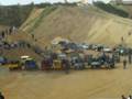 20 Toyos gegen 1 CAT-Raupe