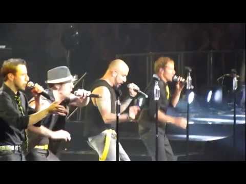 CarlitoPucl - The Backstreet Boys perform Quit Playing Games With My Heart. New Kids on the Block Vs. Backstreet Boys in Toronto. A. J. McLean, Howie Dorough, Brian Littre...