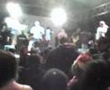Rafinha cantando To na pista no lan&ccedil;amento da musica Amor sem fim