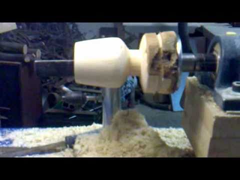 Torno casero - Aquí lesdejo un video de mi torno casero , torneando una copa. xD.