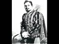 a 61 year old richard tucker sings vesti la giubba from act i of leoncavallo's i pagliacci. this wound up as tucker's last ever performance at the metropolitan opera house as he died about a month later of a heart attack. he sings tremendously here. he had great technique and a voice that was built to last as a result, his voice aged very well.

live 1974 - i pagliacci - the metropolitan opera orchestra conducted by john nelson.