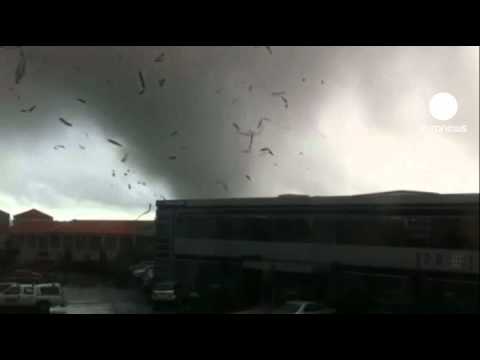 YouTube Video - Tornado in Nuova Zelanda (fonte: euronews)