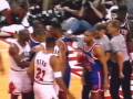 New York Knicks @ Chicago Bulls | 1993 Playoffs | ECF Game 3: Signs ...