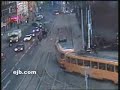 tram derails and hits people