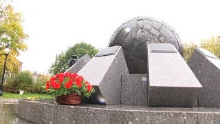 Возложение цветов в честь Дня строителя