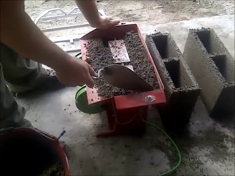 maquinaria para hacer blocks - Una maquina muy sencilla para arrancar con un microemprendimiento. Puede fabricar bloques cuando usted quiera y donde quiera. Con tan solo tener un piso plan...