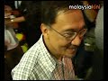 Anwar campaigns in hawker centre Anwar campaigns in hawker centre