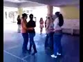 meninas do colegio dançando muleca