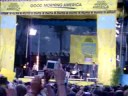 joe jonas commenting on the amazing signs at the gma concert