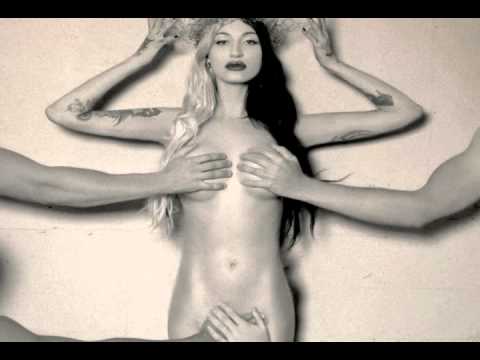 Nude porcelain black Porcelain Black