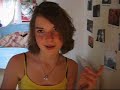 no comments =x

music: rockstar - nickelback


j'en ai assez de faire la queue
devant ces boites de nuits o� nous n'entrerons jamais
c'est comme une derni�re mi-temps
et je ne gagnerai pas
cette vie ne s'est pas vraiment d�roul�e
comme je l'aurais voulu

(dis moi ce que tu veux)

je veux une toute nouvelle maison
passer dans un �pisode de cribs
une salle de bain o� l'on peut y jouer au base-ball
et une baignoire g�ante qui pourrait contenir
dix personnes en plus de moi

(ouais, donc tu aurais besoin... )

j'aurai besoin d'une carte de cr�dit qui n'aurait pas de plafond
et d'un �norme jet noir avec une chambre � l'int�rieur
pour aller rejoindre les bo�tes en hauteur
situ�es � 11 000 m�tres du sol

(je suis all� l�, j'ai fait �a)

je veux un car de tourisme rempli de vieilles guitares
et ma propre �toile sur hollywood boulevard
quelque part entre cher et
james dean me convient tr�s bien

(et comment vas tu t'y prendre ? )

[pont]
je vais �changer cette vie contre la fortune et la gloire
je couperai m�me mes cheveux et changerai mon nom

[refrain]
parce qu'on veut tous juste �tre de grandes rockstars
et habiter des maisons situ�es sur les collines, en conduisant quinze voitures
les filles deviennent faciles et les drogues pas ch�res
on restera tous maigre car on ne mangera pas
et on tra�ne dans les bars les plus cools
dans les coins vip avec les stars de cin�ma
tous les bons chercheurs
atterriront l�
toutes les mod�les de playboy
avec leurs cheveux blonds d�color�s

hey hey je veux devenir une rockstar