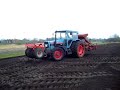 Eicher 3105 mit Drillmaschine