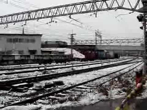 2008.02.03雪の日のＥＦ210貨物+京阪電車