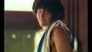 โฆษณาโค้ก ปี 1982 ตอนนั้นมาราโดน่าเป็นพรีเซ็นเตอร์ซะด้วยล่ะ