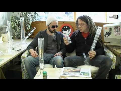BONG - Immer drumherum und nie genau, ein Bong Basic hat uns in den letzten Folgen gefehlt, dies holen wir hiermit nach: Schliffe, Köpfchen, Chillum, Durchmesser un...