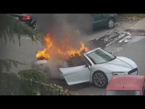 Audi R8 en llamas