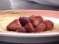 Panqueca de Morango com Calda e Sorvete de Chocolate