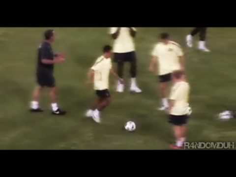 Javier Hernandez Showing His New Skills!