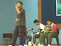 Persembahan nyanyian kumpulan pelajar SMK Paloh