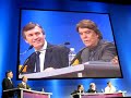 bernard tapie exprime son mental d'entrepreneur lors d'une conf�rence sp�cifique au salon de l'entrepreneur � paris le 04/02/2010. hapsatou sy, jeune entrepreneuse qui a tout compris, �tait �galement pr�sente lors de cet �v�nement.