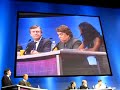 bernard tapie exprime son mental d'entrepreneur lors d'une conf�rence sp�cifique au salon de l'entrepreneur � paris le 04/02/2010. hapsatou sy, jeune entrepreneuse qui a tout compris, �tait �galement pr�sente lors de cet �v�nement.
