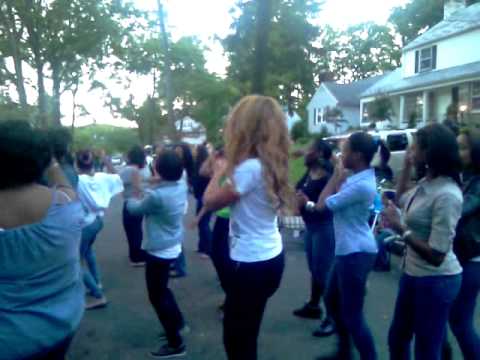 Beyoncé bailó en un barrio de Nueva Jersey con algunos jóvenes