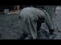 un waffen ss donne une fess�e, m�thode souvent utilis�e, dans les camps et sur les ados rebelles...