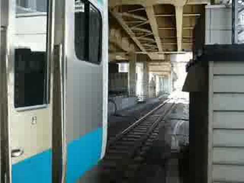 京浜東北線E233系発車シーン・東京駅