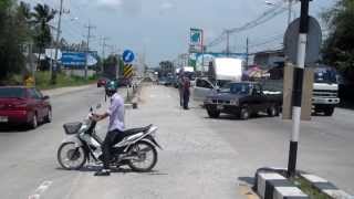 ขับปาดหน้า ตีกันกลางแยก
