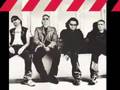 clip video U2 A man and a woman