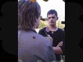 vetem un ty te njoh

teksti: 

eja se mjaft 
me ke lan te pres 
dua te zgjohem 
me ty ne ket mengjes 
je larguar, me ke lene n' vetmi 
e tash vjen me lutesh me lot ne sy 

refrain: 
vetem une t njoh 
vetem une di qka do 
une e di kush je vetem une e di qka ke 
vetem une te njoh 
vetem une di qka do 
une e di kush je vetem une di qka ke