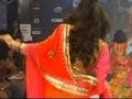 Sushmita Sen FALLS on the RAMP(1 month ago)