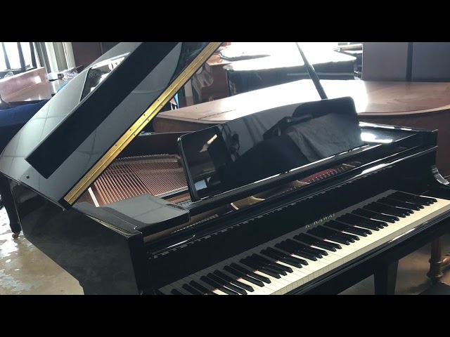 Kawai Piano KG-2A. Size: 5'10". TUNING & DELIVERY INCLUDED dans Pianos et claviers  à Ville de Montréal