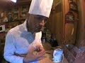 Cheff petit pois , How to eat sausage.