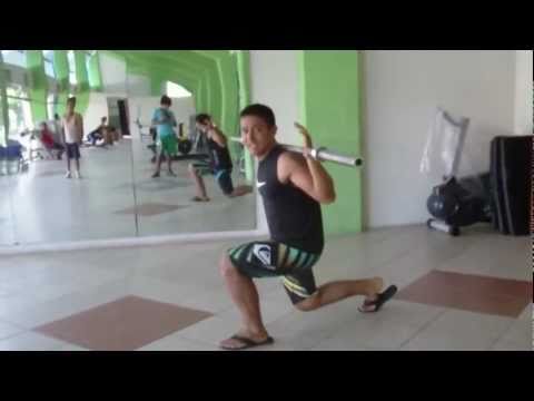 Ejercicio De Gluteo. Haz Este Ejercicio Para El Gluteo: Zancadas. Y Logra Unos Gluteos Desarrollados