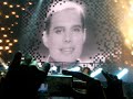 video di bohemian rapsody del concerto dei queen al palalottomatica a roma, con immagini di freddie mercury sul maxischermo, l'audio non � il massimo ma � accettabile.