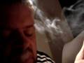 videos de Smokin in bed on the pillow