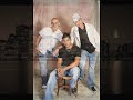 le groupe hasta mas se compose de troi chanteurs r'n'b,latino(jo,many,j' frasko)compositeurs,interpr�tes et produits par hasta mas producteur stephane simon nous recherchon une maison de distributions (merci.(http://www.myspace.com/hasta_mas )