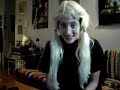 poup�e qui chante pif paf pouf
