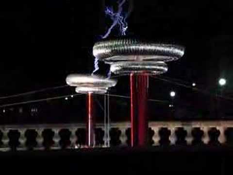 Tesla Coil Rocks Out