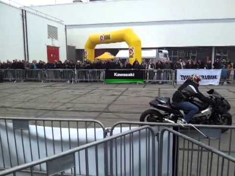 MultiMuDDi - Motor beurs Utrecht, burn out Suzuki Hayabusa.