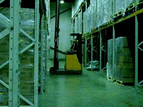 how to drive a reach truck