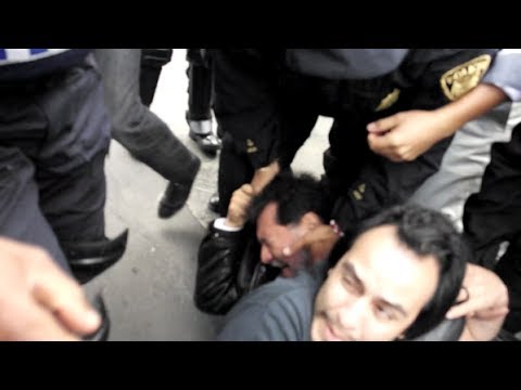 Grave represión de la policía del DF a Fernandez Noroña y ANIMO en el sentón pacífico en el Senado