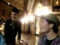Uragani cantano nella galleria di Milano