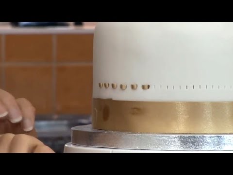 how to fasten ribbon to a wedding cake